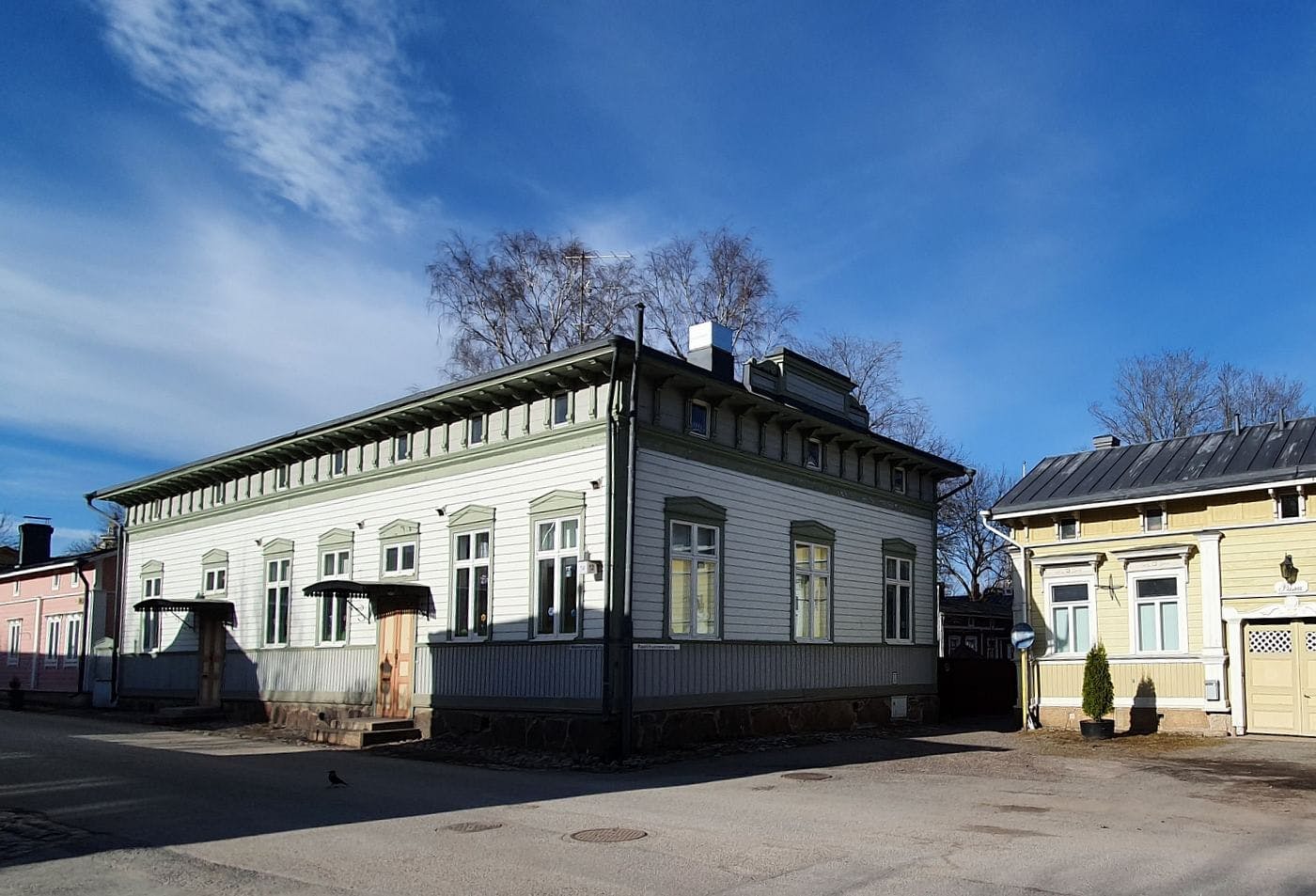 Kävelykierros Naantalissa ryhmille, jossa pureudutaan paheisiin.