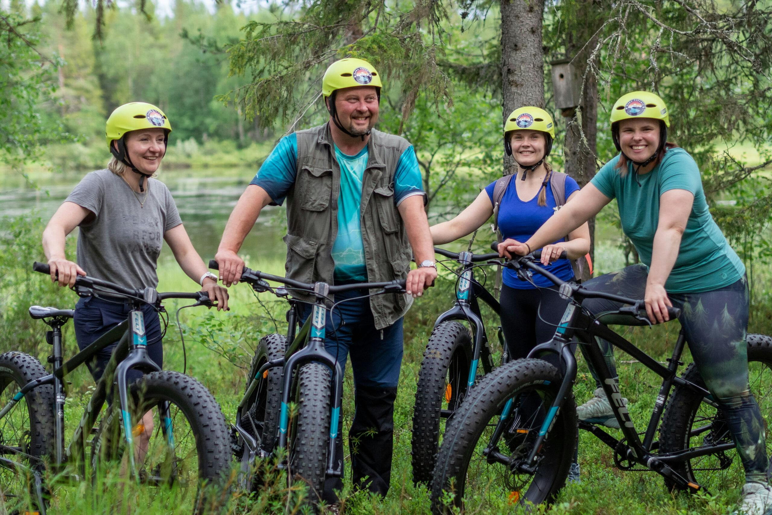 Metsäretki fatbikeilla Kuusamon maisemissa.
