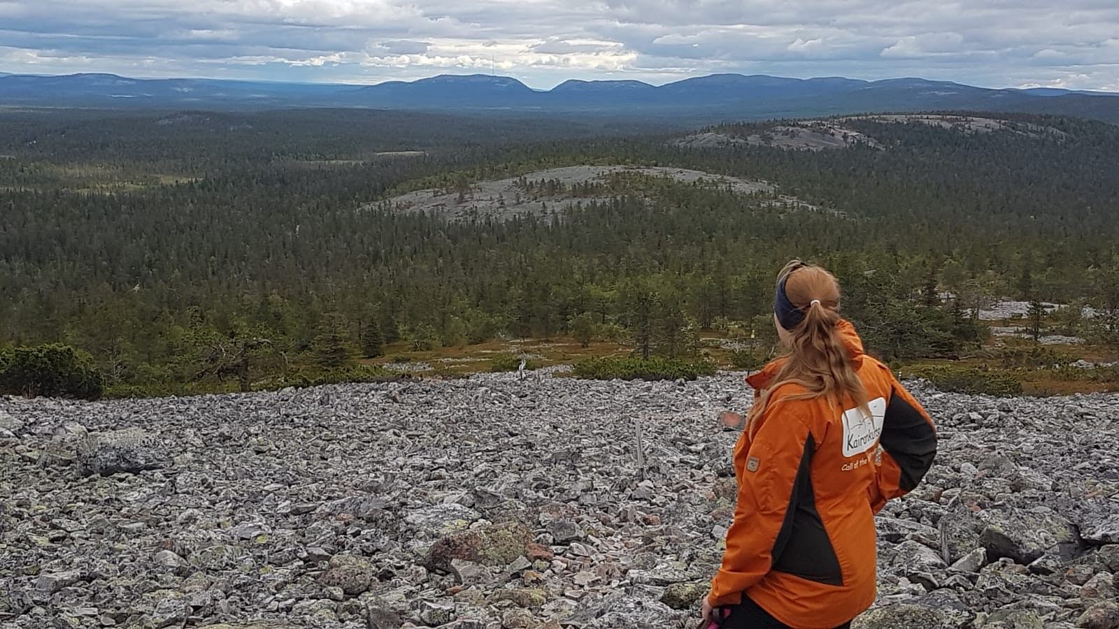 Retkeile Ukko-Luostolle upeita maisemia ihailemaan.