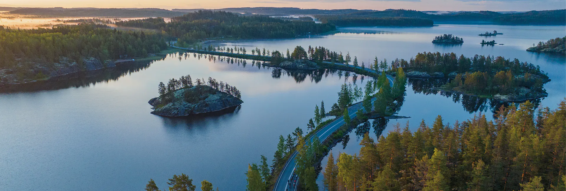 Kaunis järvimaisema.