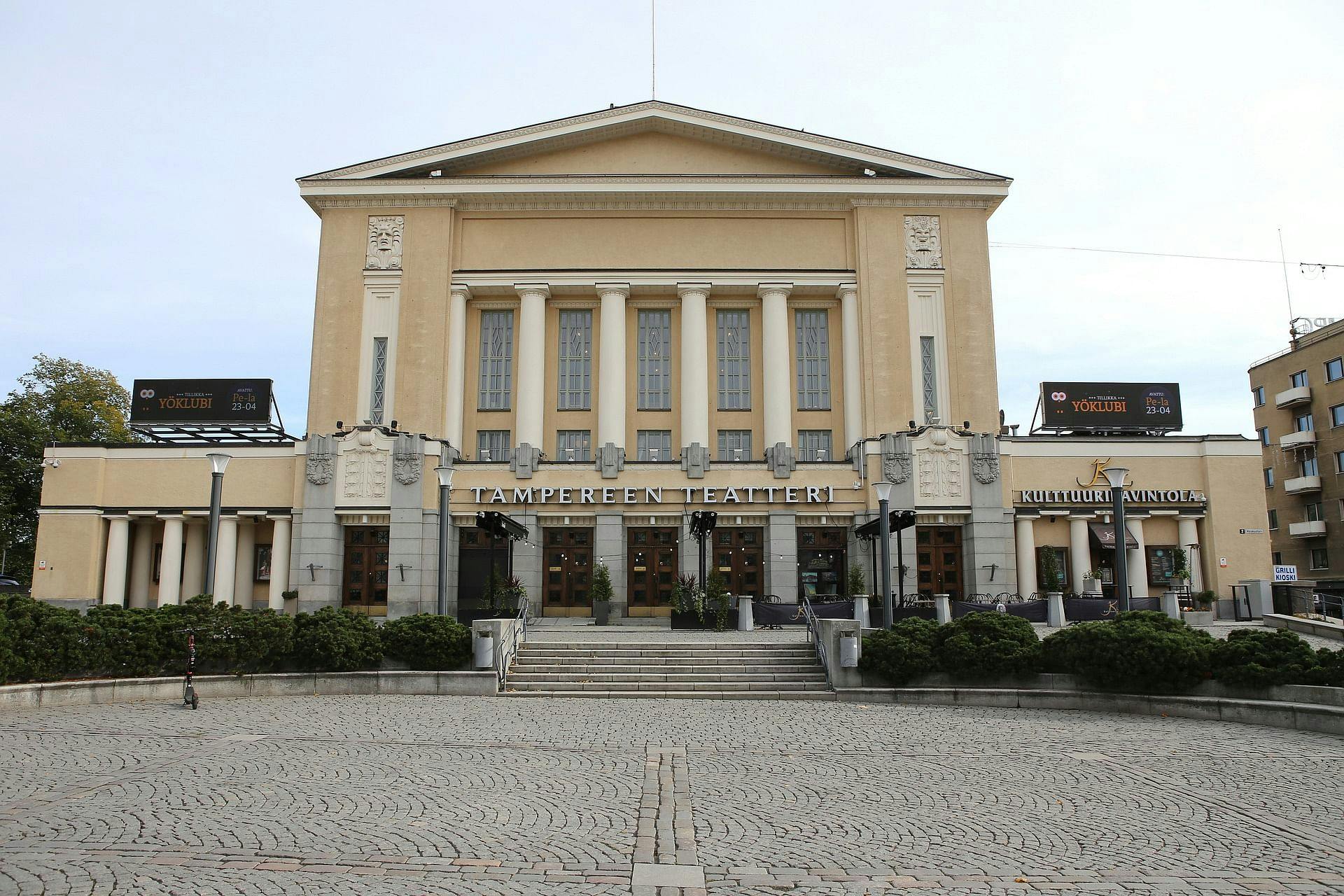Tampereen teatterissa puhutaan kummittelevan.