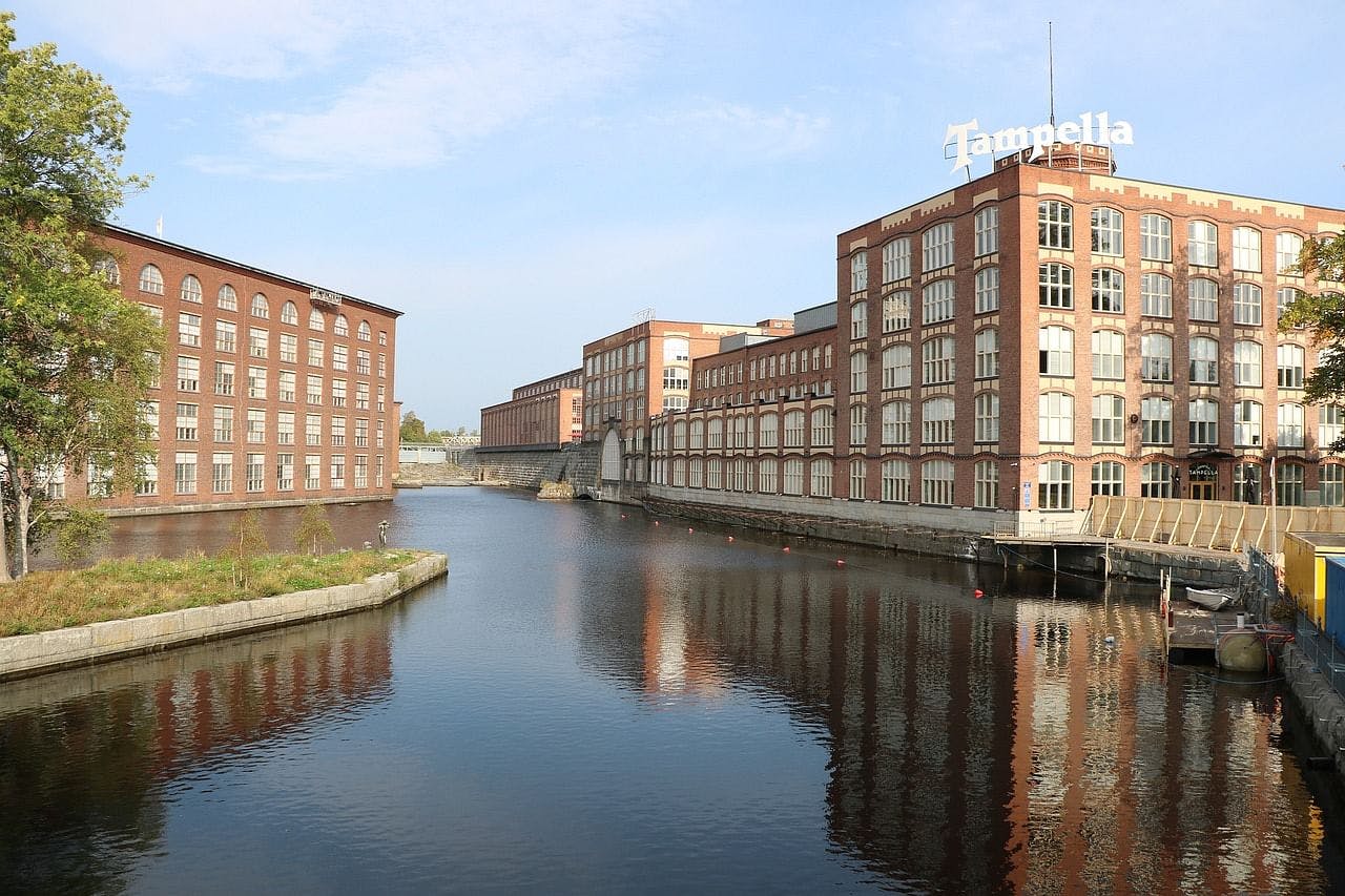 Tehtaiden Tampere -kävelykierroksella tutustutaan vanhoihin tehtaisiin ja miten ne näyttäytyvät tänä päivänä.