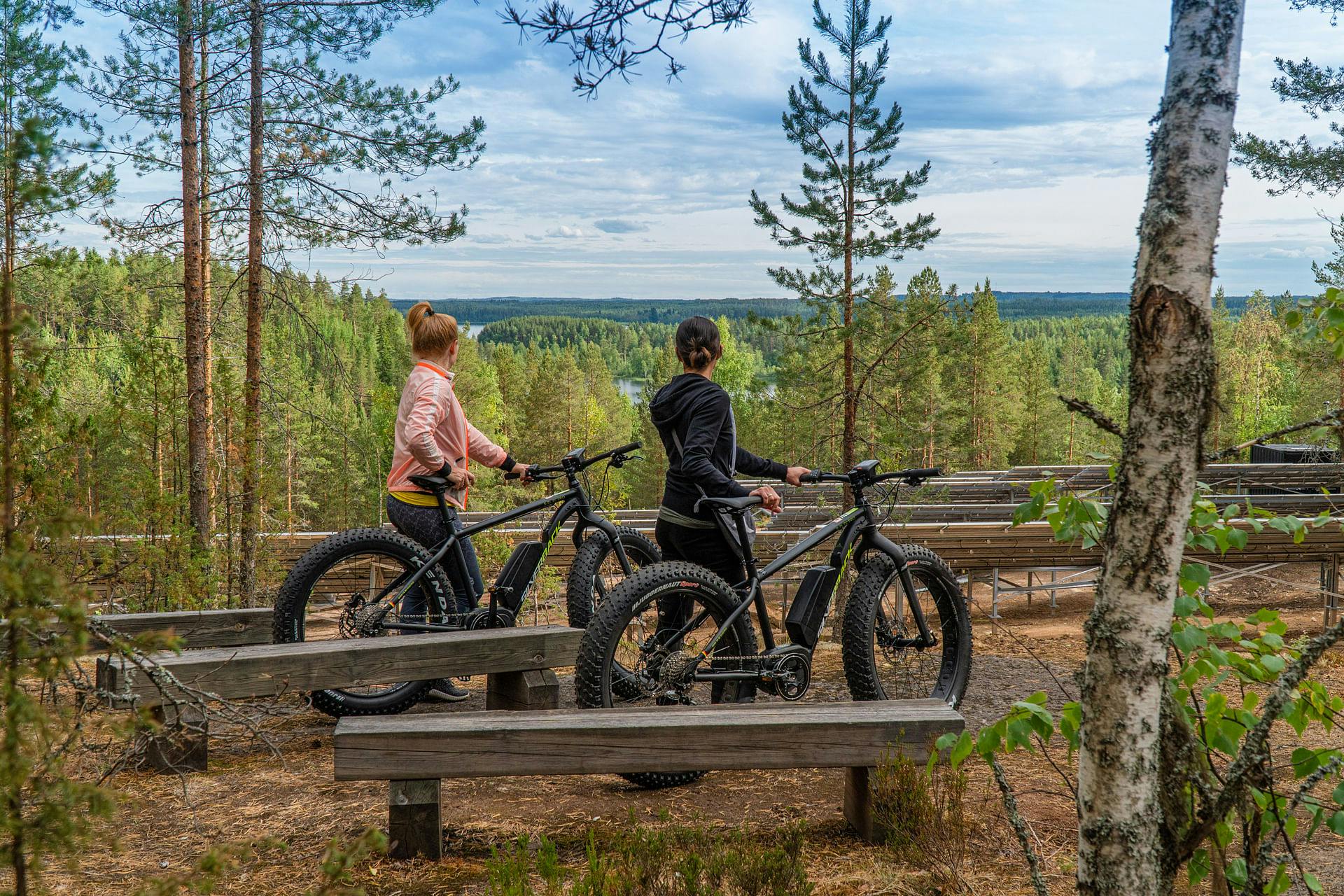 Vuokraa efatbike Järvisydämestä ja lähde seikkailuun metsän siimekseen.