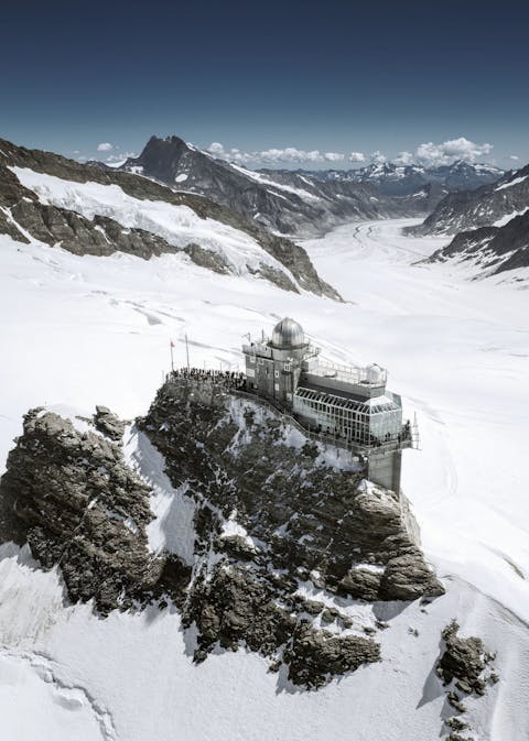 Ravintola Sphinx Jungfraujochin huipulla.