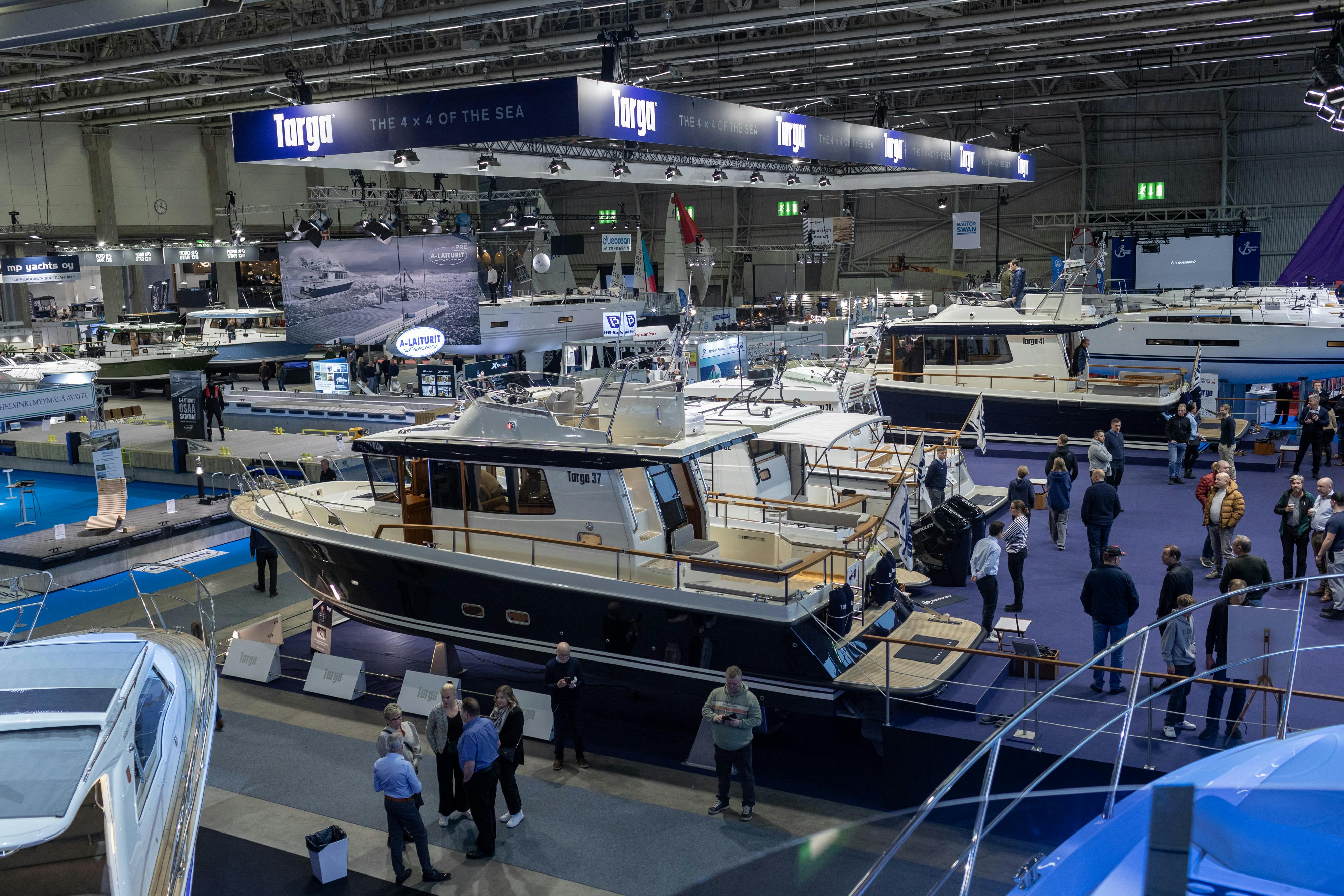 Venemessut Helsingin Messukeskuksessa.