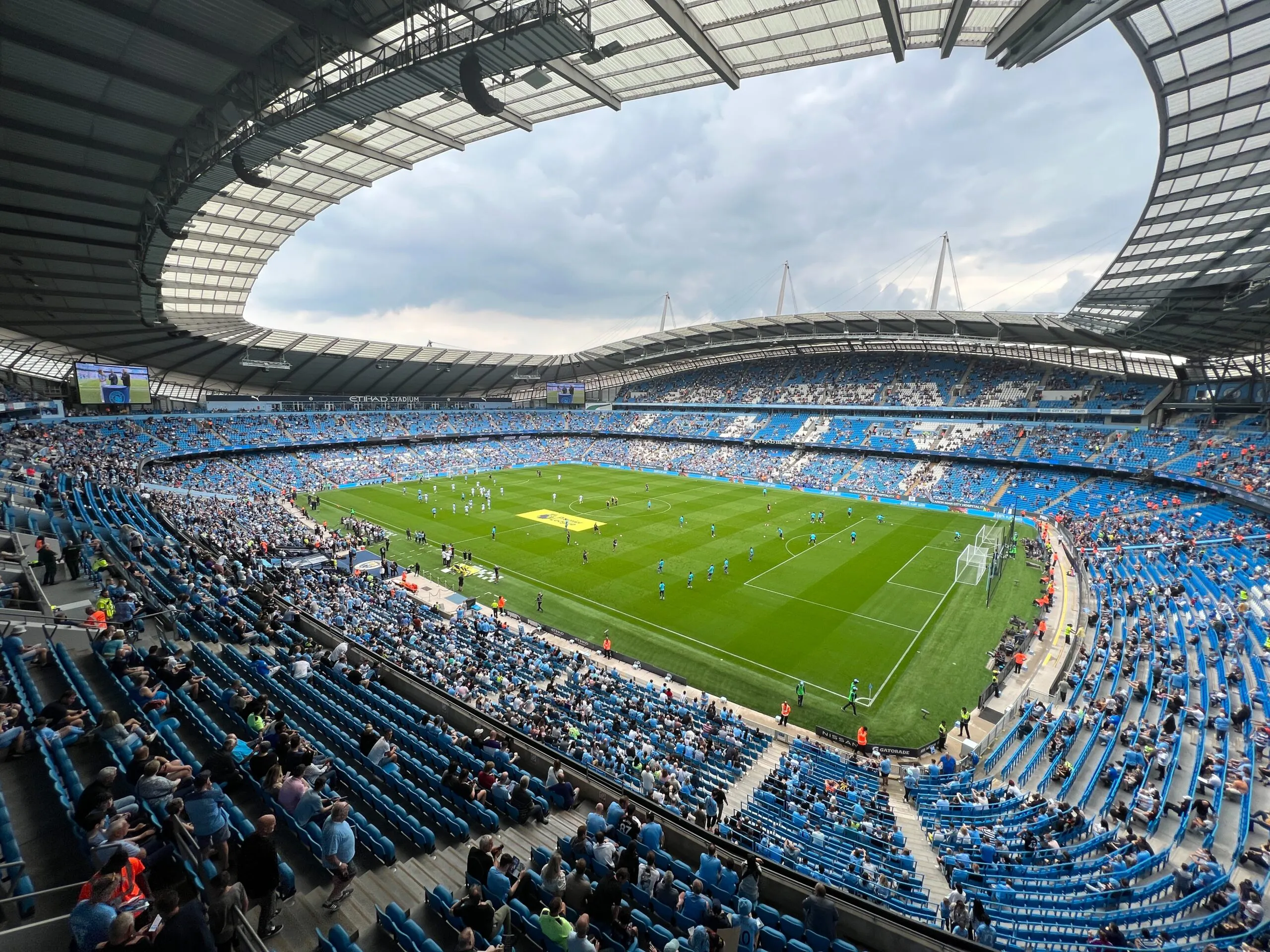 Peli käynnissä Etihad stadiumilla
