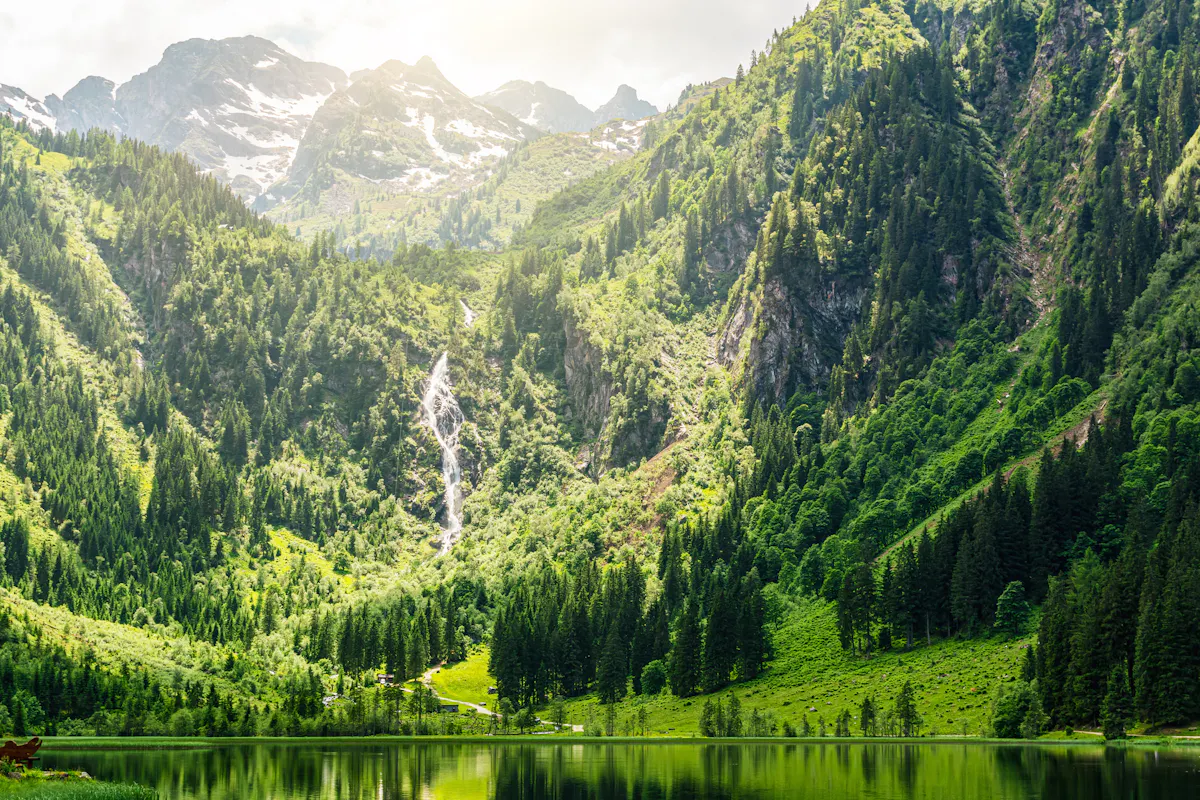 Styrian vuoristo Itävallassa.