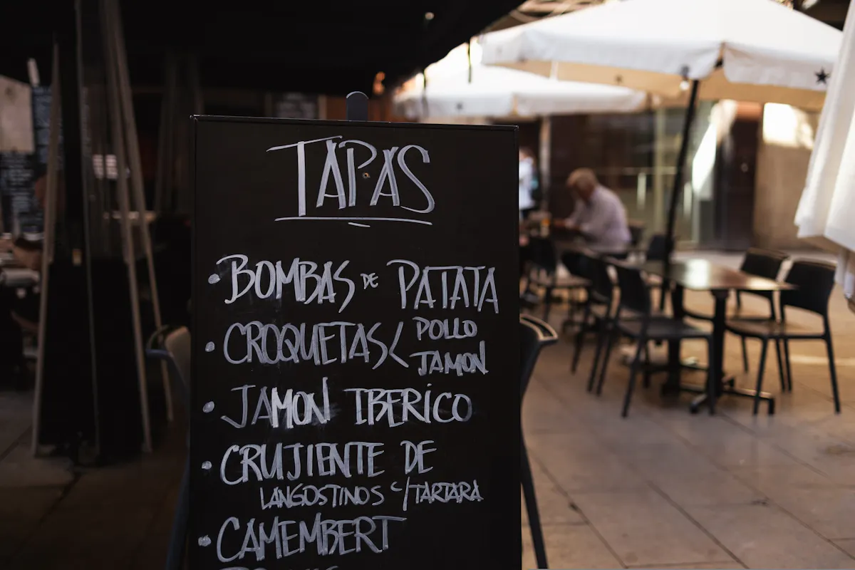 Tapas-ravintola Barcelonassa.