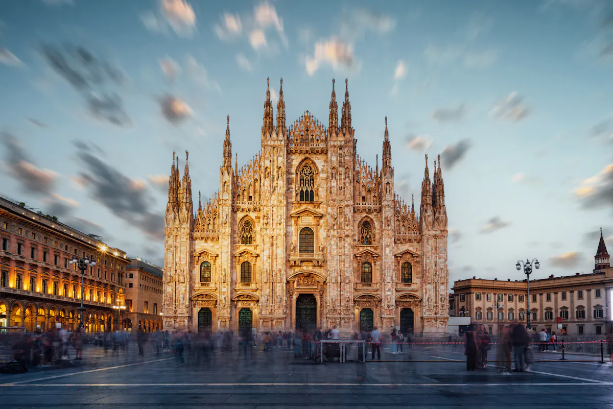 Milanon katedraali Duomo di Milano goottilainen arkkitehtuuri pitkäaikainen valotus