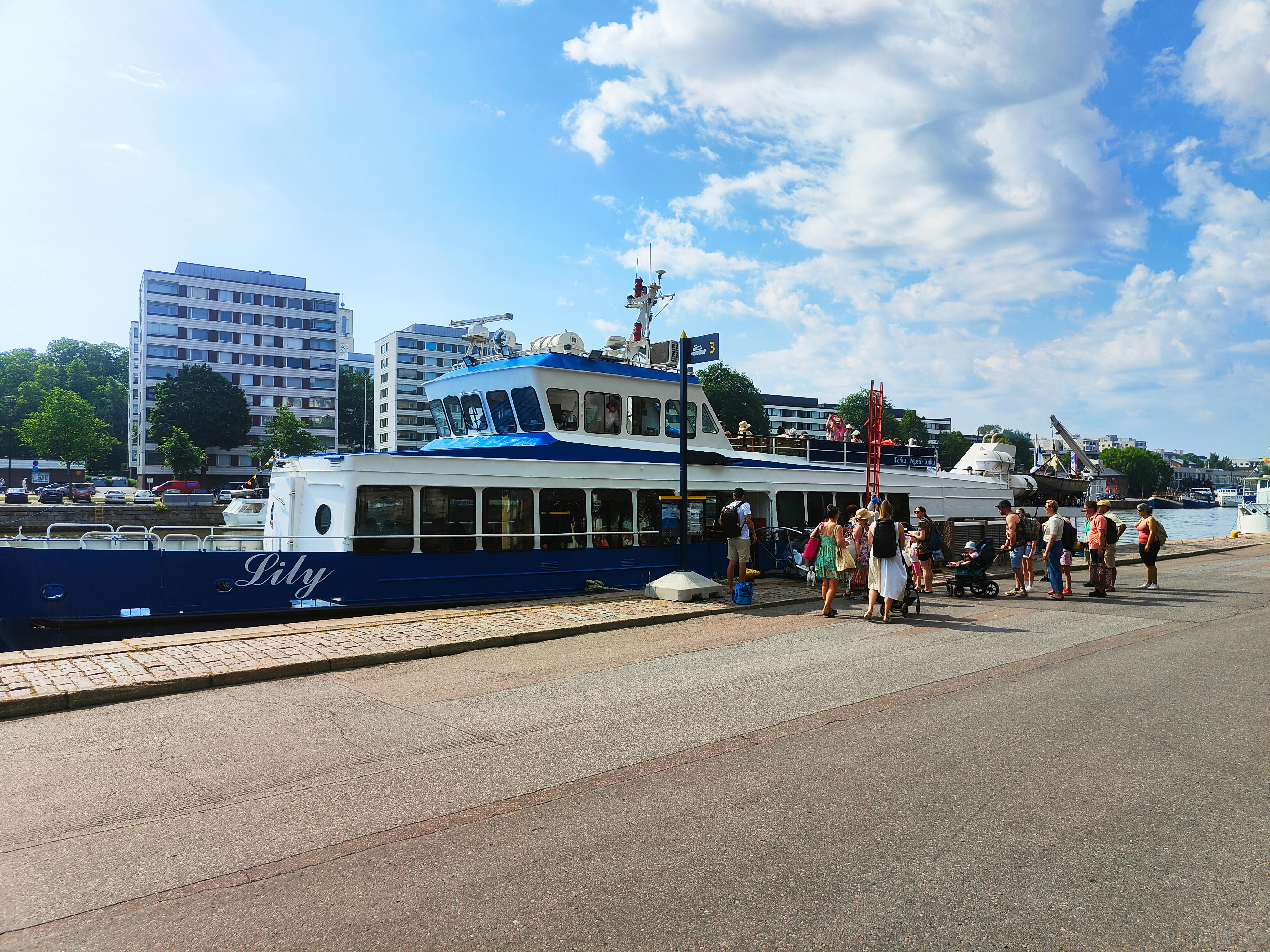 Risteillen päiväksi Vepsään.