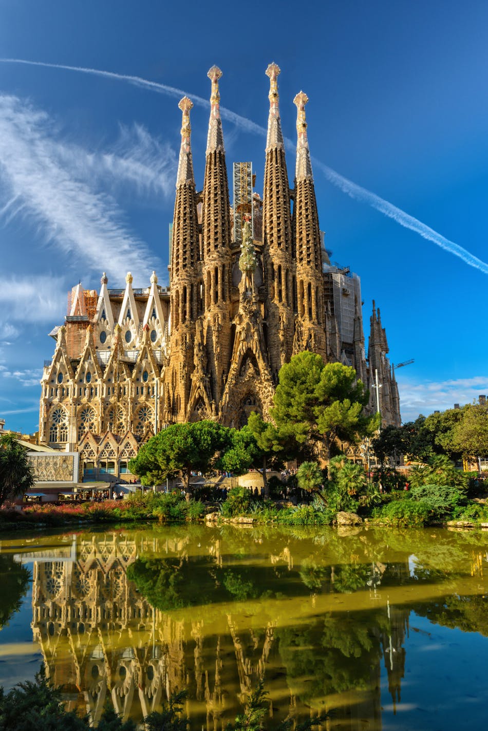 Näkymässä Sagrada Familia Roomalais-katolinen kirkko Barcelonassa, Espanjassa. Pystykuva