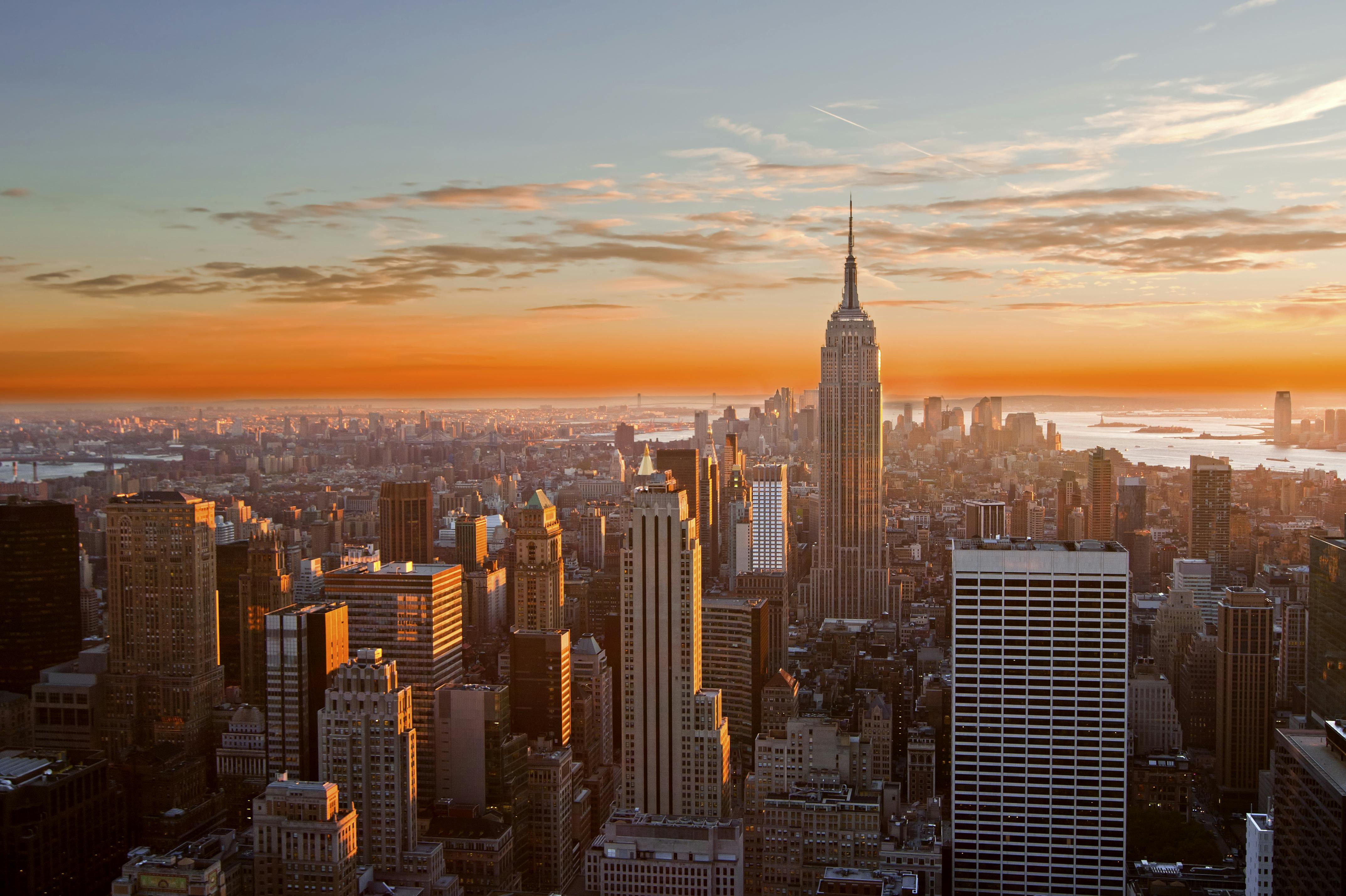 Ilmanäkymä New Yorkin korkeista pilvenpiirtäjä rakennuksista