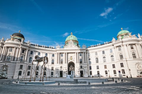 Näkymässä Hofburg, joka on entinen keisarillinen palatsi Wienissä Itävallassa