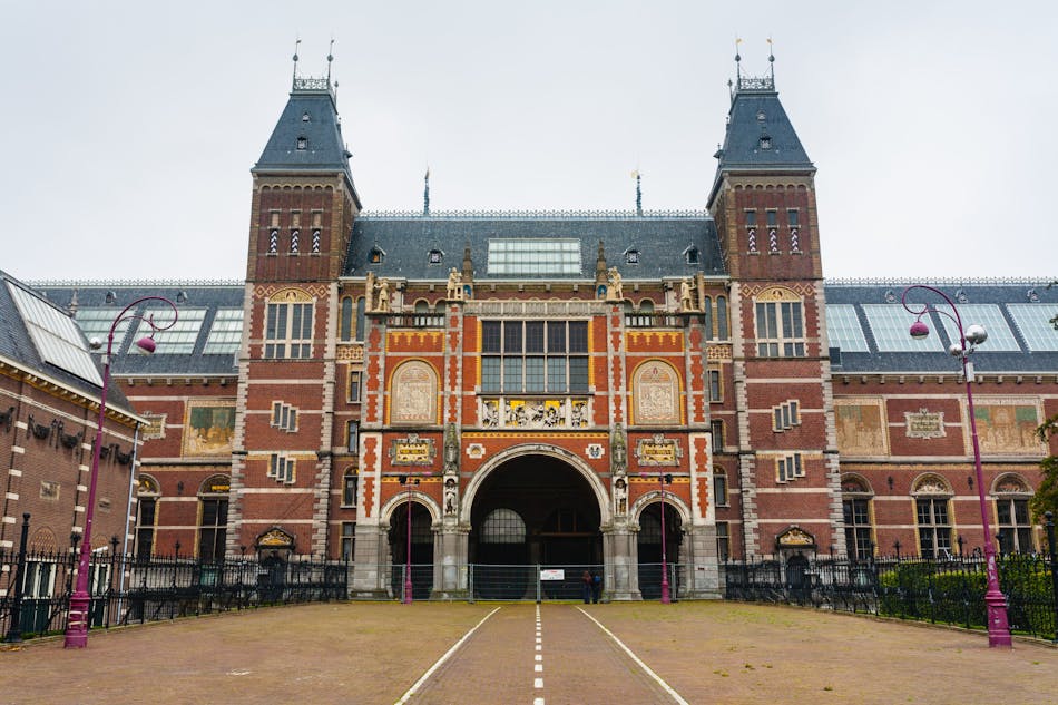Taidemuseo Rijksmuseum edustalta näkymä.