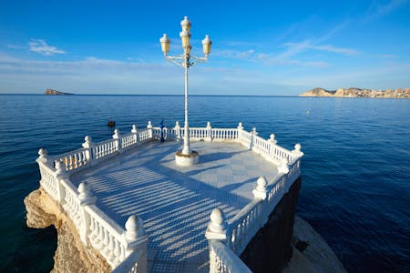 NR Mirador del Castillo laiturin nokasta näkymä kohti merta
